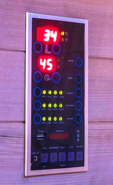 Mit der modernen Steuerung "LS3" regeln Sie 3 verschiedene Strahler-Zonen. 